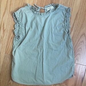 Babe & Tess Ruffled Sleeveless Blouse in Sage. Size 8 girls